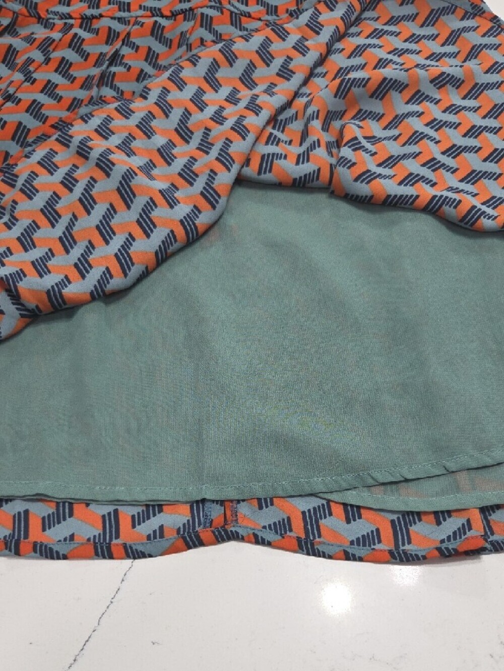 Geo-Print Sleeveless Mini Dress with Contrast Peter Pan Collar - Rust & Blue SzM - Picture 9 of 11